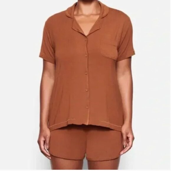 SKIMS Short Sleeve Button Up Top and Drawstring Shorts Set in Copper Women's 3XL - Picture 1 of 8